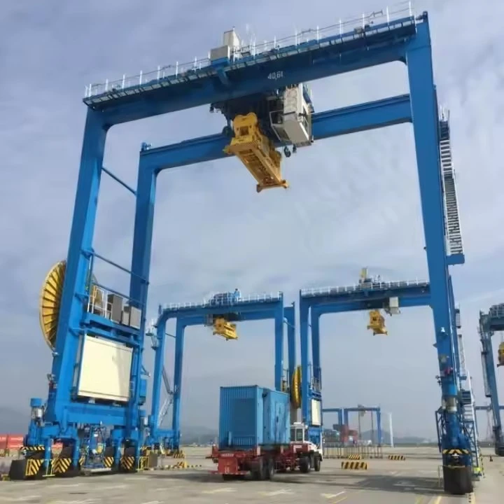 Gru a cavalletto a doppia trave per container